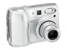 Test Digitalkameras mit 7 Megapixel - Nikon Coolpix 7600 