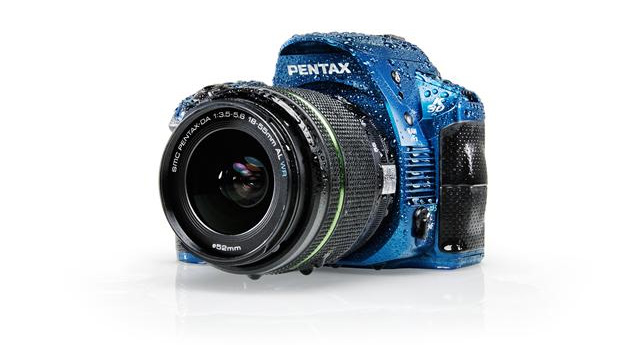 Pentax K-30 Blau Spritzwassergeschützte DSLR