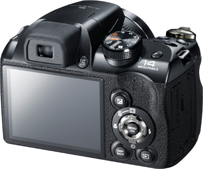 Fujifilm FinePix S4500 Rückseite Display Bedienelemente